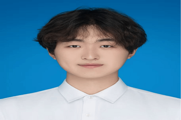 10652
